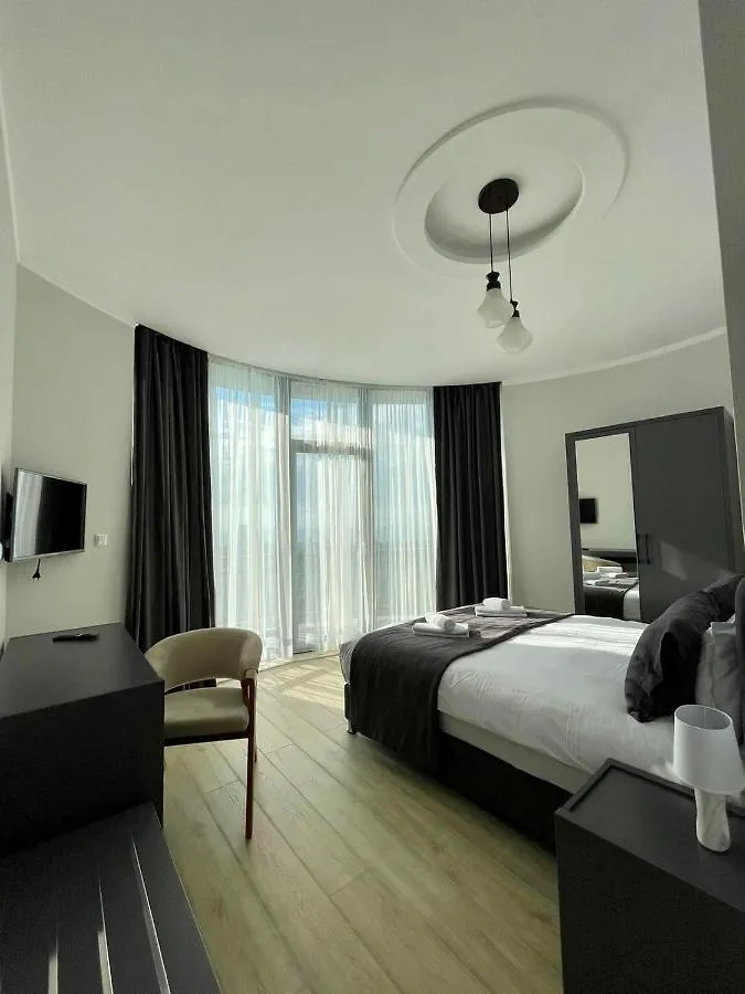 Hotel Hillside Inn Batoemi